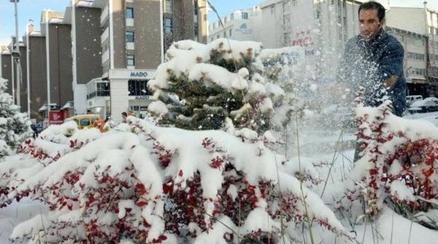 Ardahah'ın Posof Il&ccedil;esinde Okullara Kar Tatili