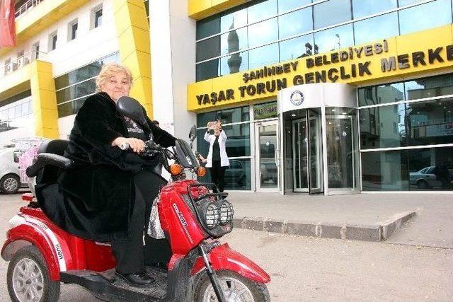 50 Yaşındaki Uyuşturucu Bağımlısının Hayatı Nakış Kursuyla Değişti 1