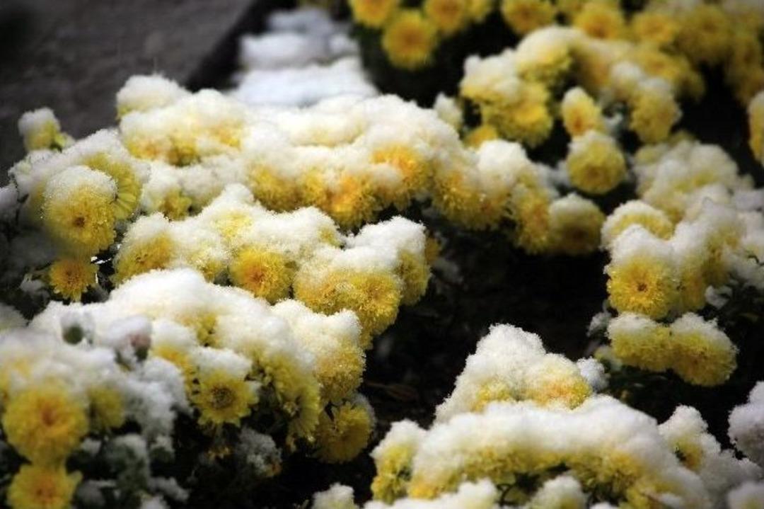 Mevsimin İlk Karı Nevşehir&rsquo;de G&uuml;zellikleri Ortaya &Ccedil;ıkardı