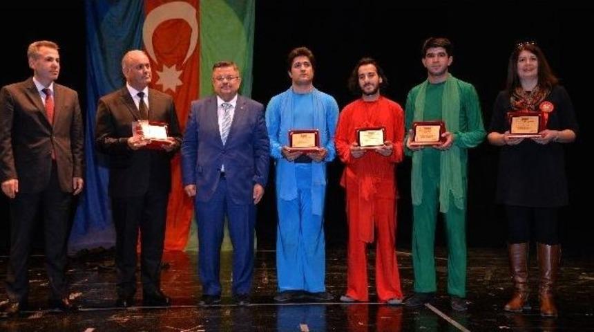 Behzat Uygur: "tiyatro, Dizi Sekt&ouml;r&uuml;n&uuml;n Arkasında Kalmaz"