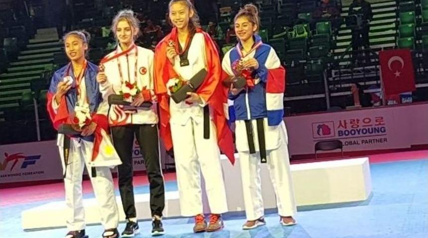 Derya Eşme D&uuml;nya &Uuml;&ccedil;&uuml;nc&uuml;s&uuml;