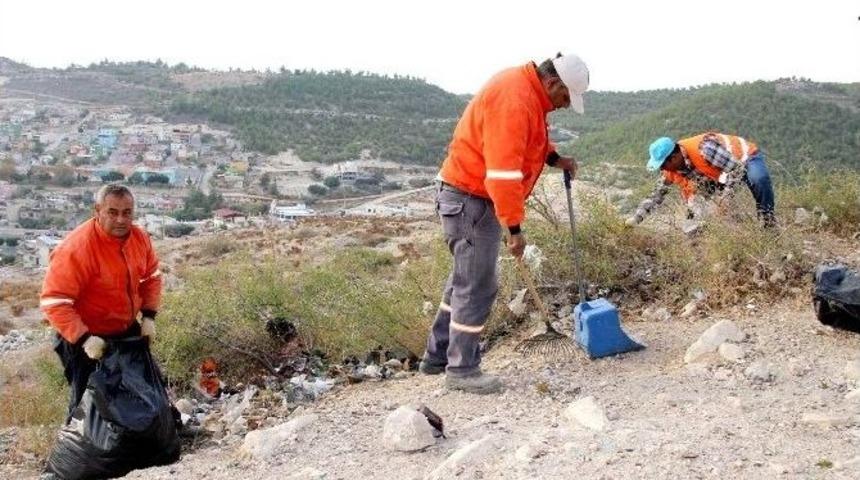 Silifke Kalesi Ve &Ccedil;evresi Temizleniyor