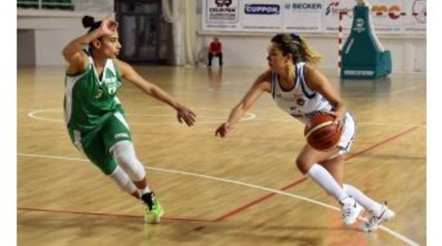 Bornova Beckerspor Zirveyi Per&ccedil;inledi