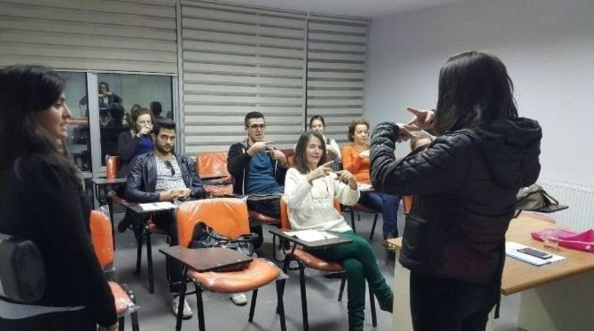Marmaraereğlisi&rsquo;nde İşaret Dili Kursu A&ccedil;ıldı