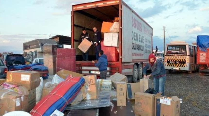 Eşya Y&uuml;kl&uuml; Nakliye Kamyonunda 150 Bin Paket Ka&ccedil;ak Sigara