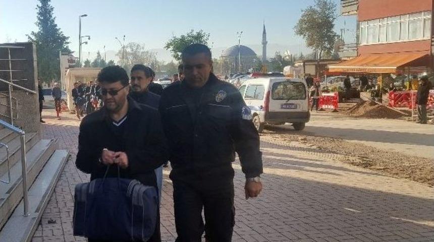 Kocaeli&rsquo;de Fet&ouml;/pdy Operasyonunda 15 &Ouml;ğretmen Adliyeye Getirildi