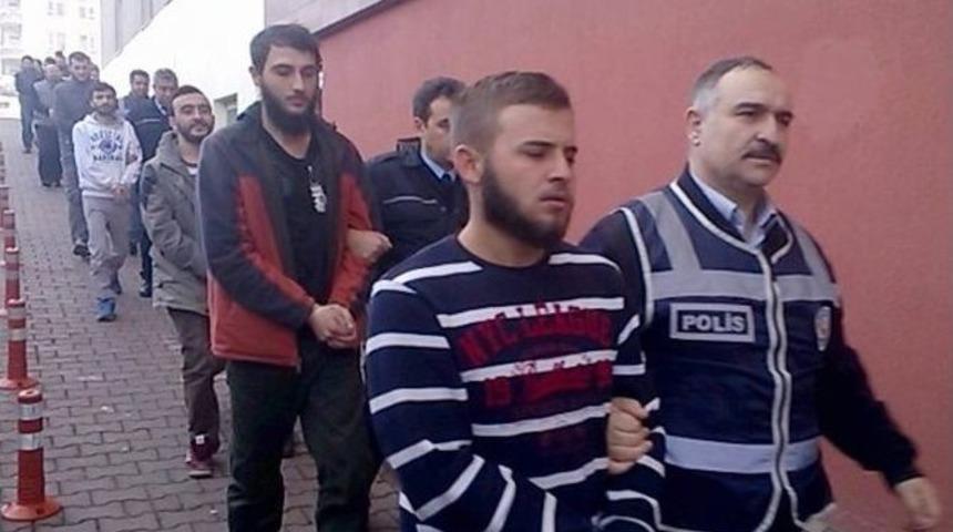 Kayseri&rsquo;deki Daeş Operasyonunda G&ouml;zaltına Alınan 12 Zanlı Adliyeye Sevk Edildi