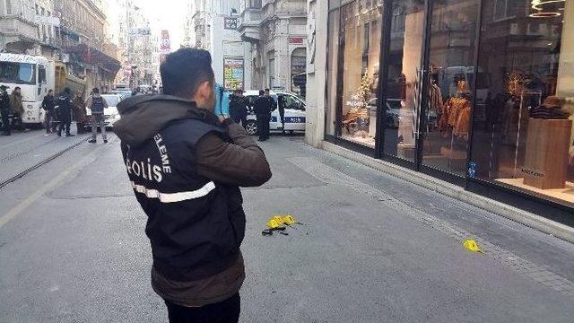 Beyoğlu’nda Silahlı Kavga: 2 Yaralı