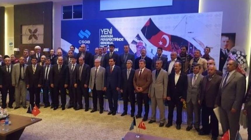 Yeni Anayasa Ve Perspektifinde Sendikal Haklar Semineri&rsquo;ne Hak-iş&rsquo;ten B&uuml;y&uuml;k Katılım