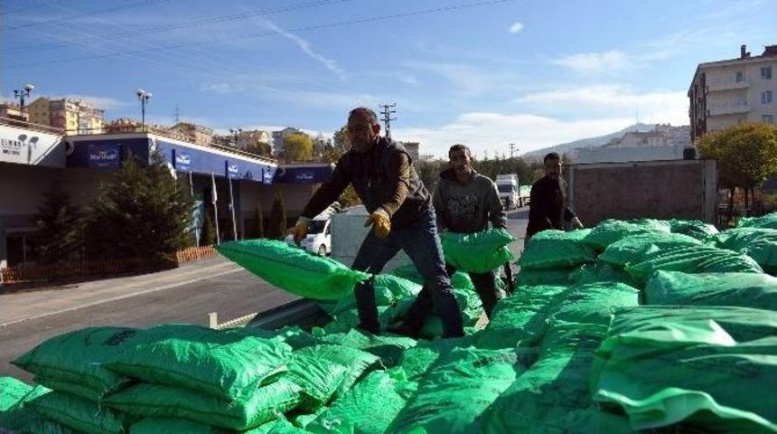 Büyükşehir’den İhtiyaç Sahibi Her Eve 1 Ton Kömür