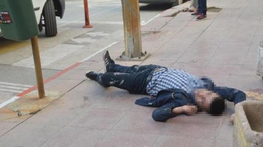 Bonzai Kullanan Gen&ccedil;, Sağlık Ekibinin Yardım Talebini Reddetti