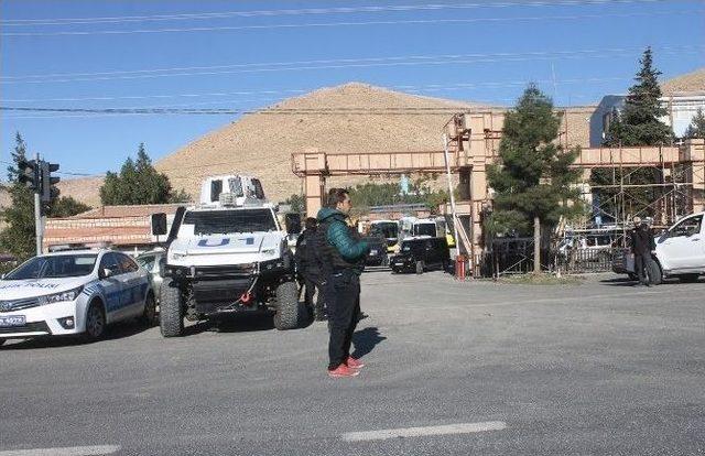 Mardin’e Atanan Kayyum İncelemelerde Bulundu