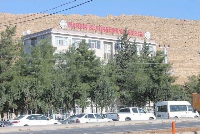 Mardin’e Atanan Kayyum İncelemelerde Bulundu