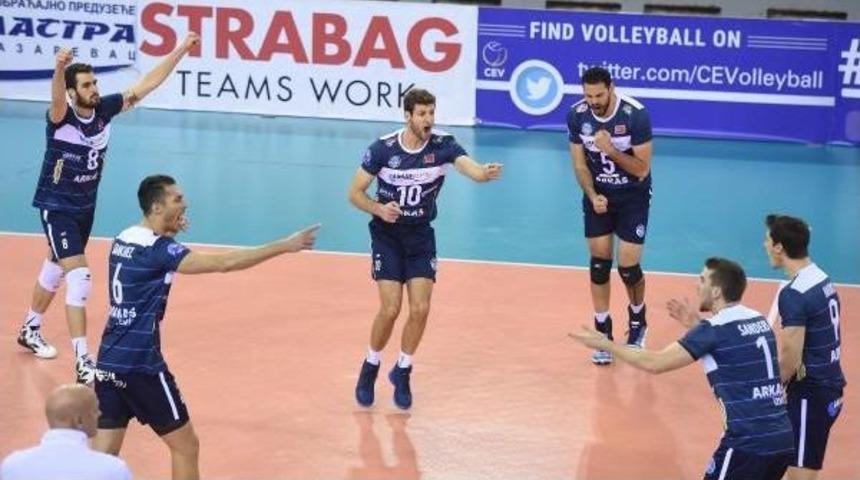 Arkasspor Yolu Yarıladı