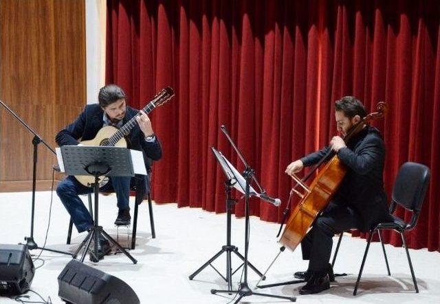 Türk Müziği Devlet Konservatuvarı7ndan Viyolonsel Ve Gitar Resitali