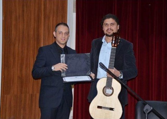 Türk Müziği Devlet Konservatuvarı7ndan Viyolonsel Ve Gitar Resitali