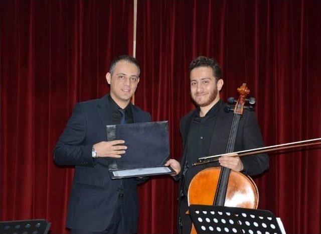 Türk Müziği Devlet Konservatuvarı7ndan Viyolonsel Ve Gitar Resitali