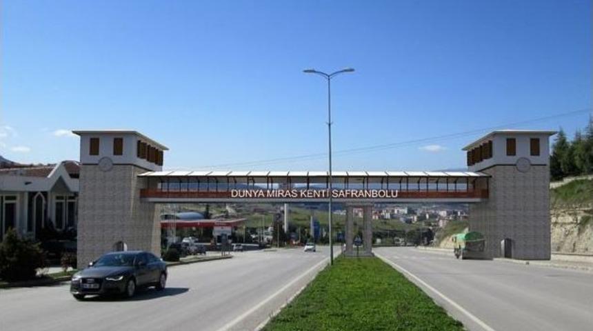 Safranbolu&rsquo;ya Saat Kulesi G&ouml;r&uuml;n&uuml;m&uuml;nde &Uuml;st Ge&ccedil;it