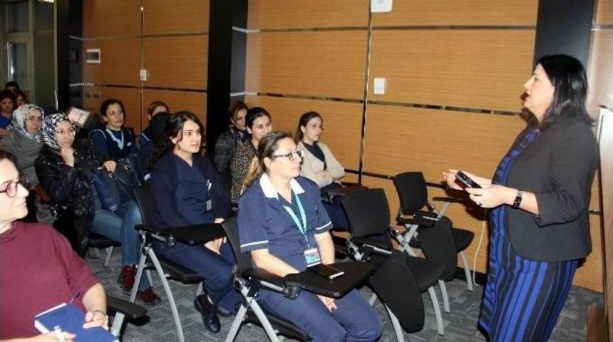 &Ouml;zel D&uuml;nyam Hastanesi&rsquo;nde &Ccedil;alışanlar Hasta Hakları Konusunda Bilgilendirildi
