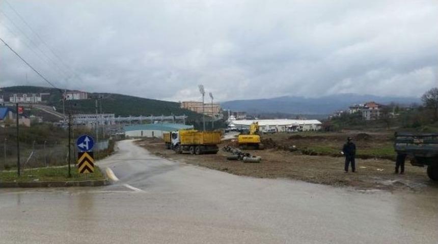 D&uuml;zce &Uuml;niversitesi Yolu Genişletiliyor