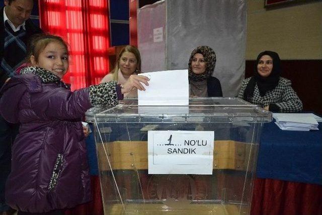 Karesi&rsquo;de &Ouml;ğrenciler Meclis Başkanını Se&ccedil;ti 1