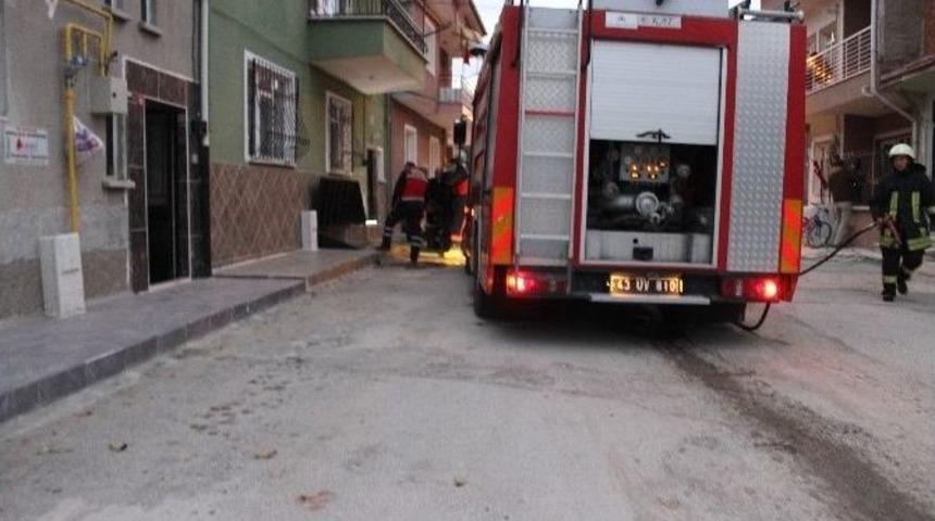 Kazan Dairesinde &Ccedil;ıkan Yangın Korkuttu