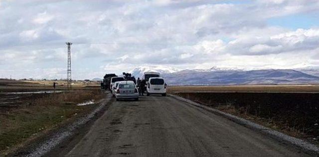 Pkk, Çamura Saplanan Bomba Yüklü Minibüsü Patlattı