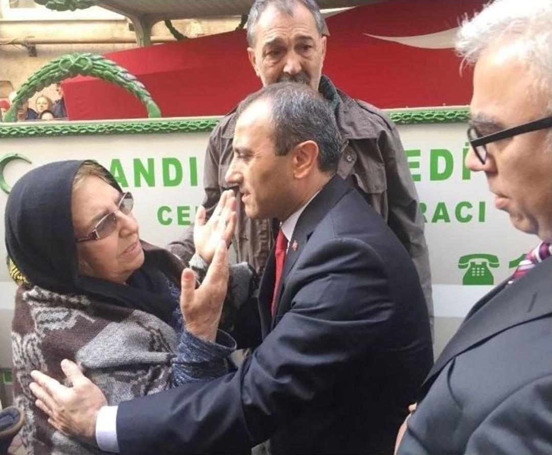 G&ouml;revi Başında Kalp Krizi Ge&ccedil;iren Polis Memuru Defnedildi