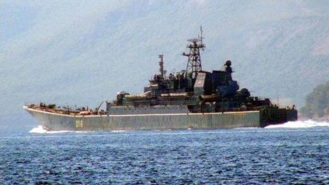 Rus Savaş Gemisi Çanakkale Boğazı'ndan Geçti