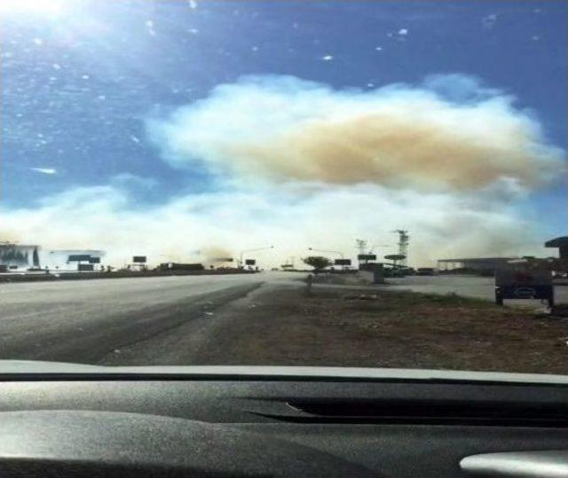 Tarlada Çıkan Yangın Benzinliği Tehdit Edince Korku Dolu Anlar Yaşandı 1