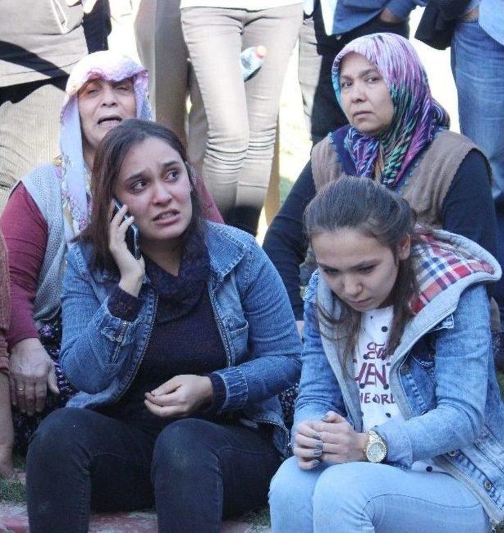 Kamyonun Altında Kalan Elektrikli Bisiklet Sürücüsü Öldü G4