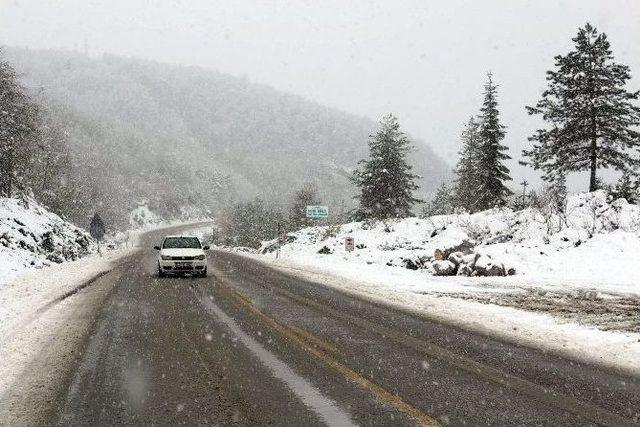 Kastamonu’nun Yüksek Kesimlerinde Kar Etkili Oldu 2