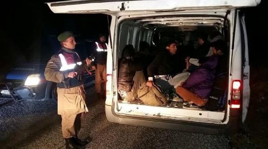 Edirne&rsquo;De 22 Suriyeli Yakalandı, 1 Organizat&ouml;r Tutuklandı
