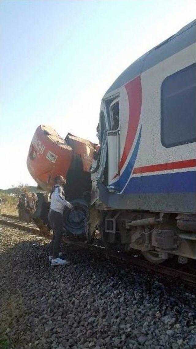 İzmir’de Feci Tren Kazası: 5 Yaralı