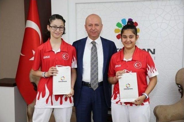 Kocasinan Belediyesi Spor Kulübü Bayan Masa Tenisi Takımı Liderin 1 Puan Gerisinde