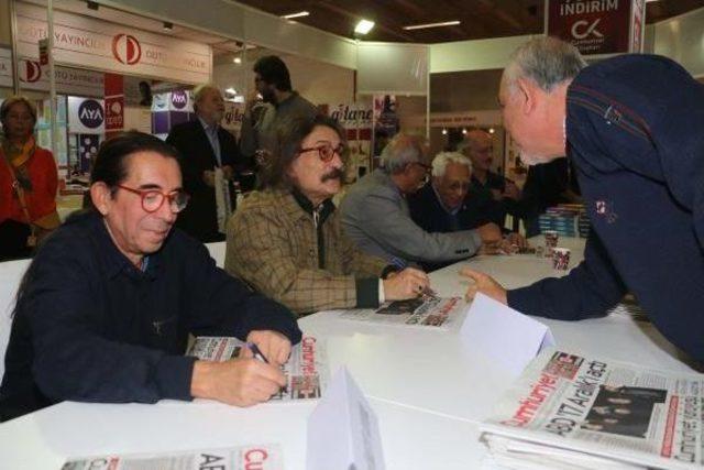 Sanatçılar, Tutuklu Yazarlara Destek Için Cumhuriyet Gazetesi Imzaladı