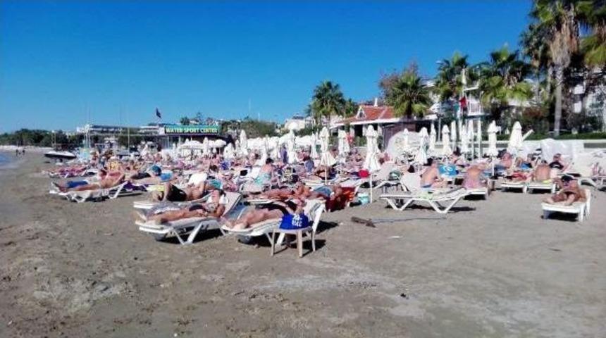 Manavgat'ta Turistlerin Deniz Keyfi