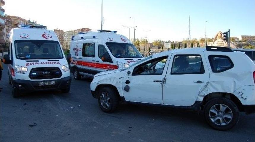 Takla Atan L&uuml;ks Ara&ccedil;taki 3 Kişi Yaralandı