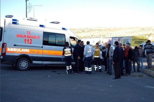 Takla Atan L&uuml;ks Ara&ccedil;taki 3 Kişi Yaralandı 1