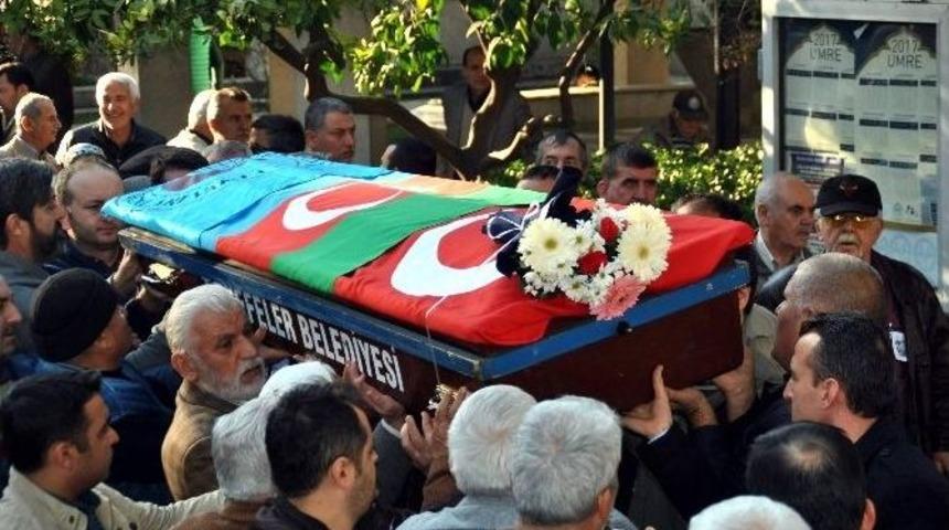 Aydınlı Tarih&ccedil;i Son Yolculuğuna T&uuml;rk Ve Azerbaycan Bayraklarıyla Uğurlandı
