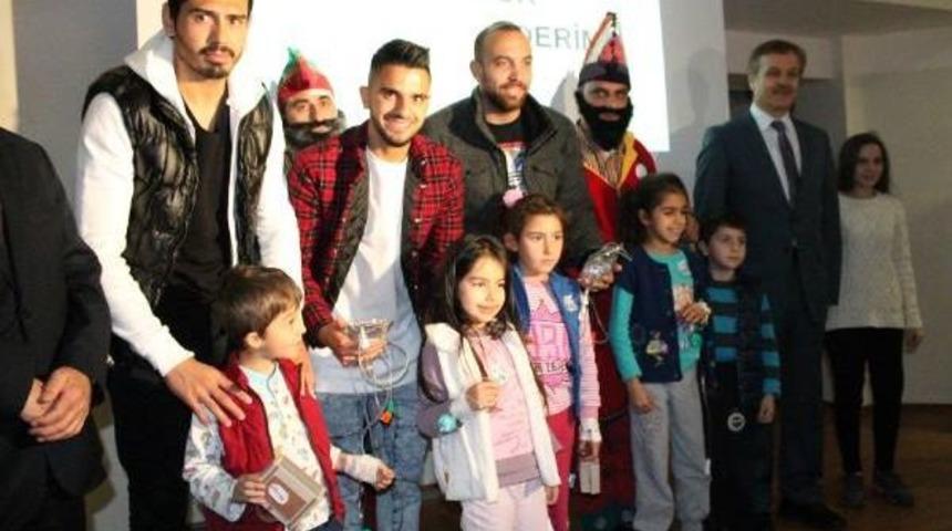 Bursasporlu Futbolculardan Hasta &Ccedil;ocuklara Jest