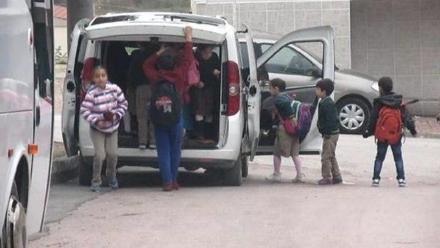 18 &Ouml;ğrenciyi Hafif Ticari Aracıyla Okula Taşıyan &Ouml;ğretmene Ceza 2