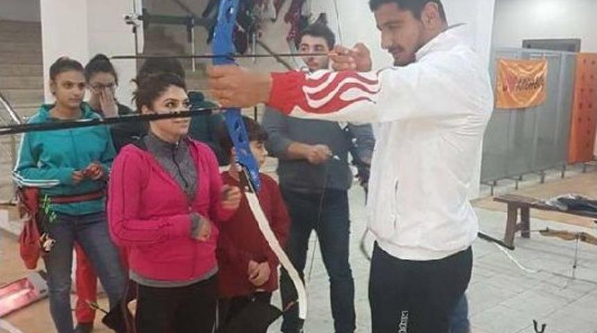 Olimpiyat Şampiyonu Akgül Yetiştiği Kulübü Ziyaret Etti