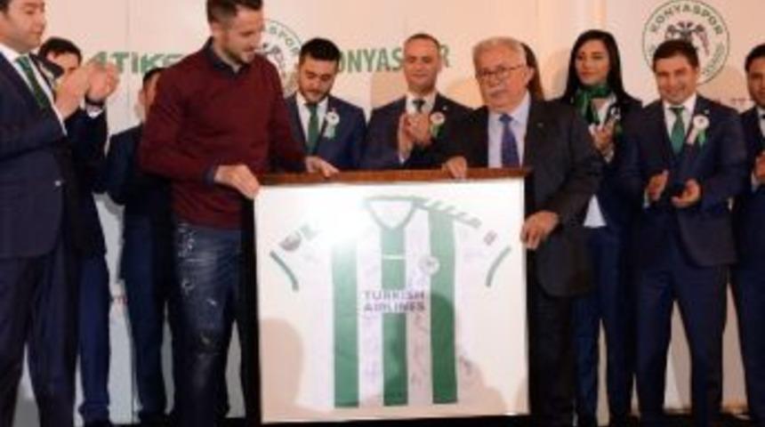 Konyaspor Formasının Geliri Şehit Aileleri Derneği&rsquo;ne Bağışlanacak
