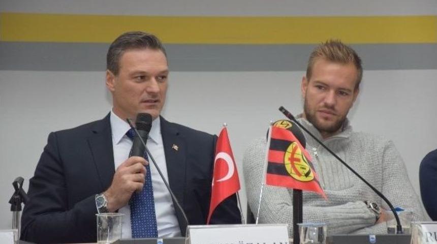 Alpay &Ouml;zalan Ve Ruud Boffin İle "futbola Dair"