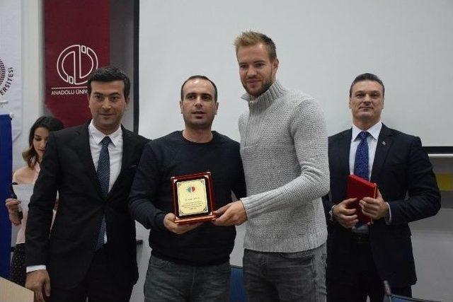 Alpay Özalan Ve Ruud Boffin İle 