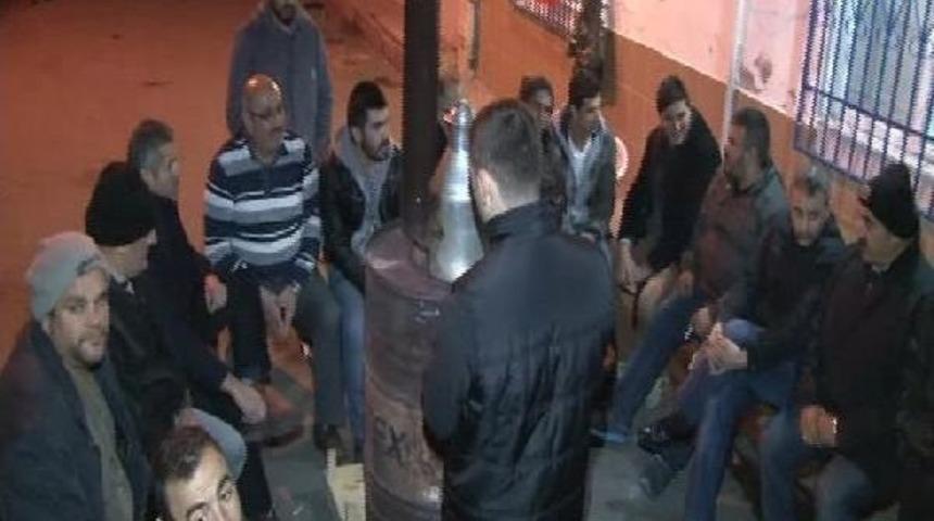 Ataşehir'de 15 G&uuml;nd&uuml;r Uyuşturucu N&ouml;beti Tutuyorlar