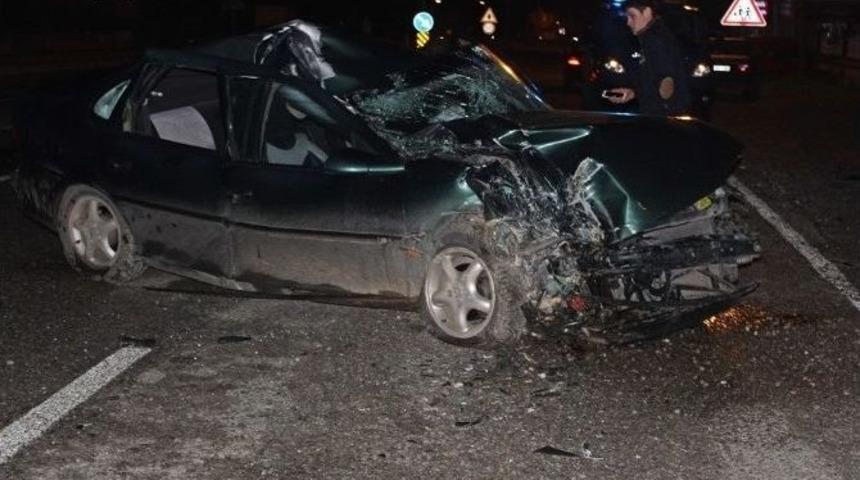 Park Halindeki Kamyona &Ccedil;arptı, 1 Yaralı