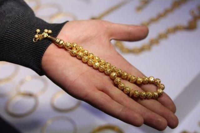 Bah&ccedil;elievler de 5 Kilo Altın &Ccedil;alan Ş&uuml;pheliler Yakalandı 1