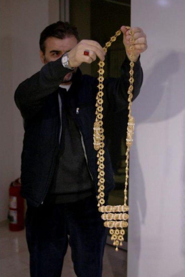 Bah&ccedil;elievler de 5 Kilo Altın &Ccedil;alan Ş&uuml;pheliler Yakalandı 3